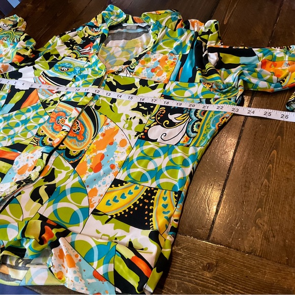 Peter Nygard Colorful Abstract Top - Picture 5 of 8